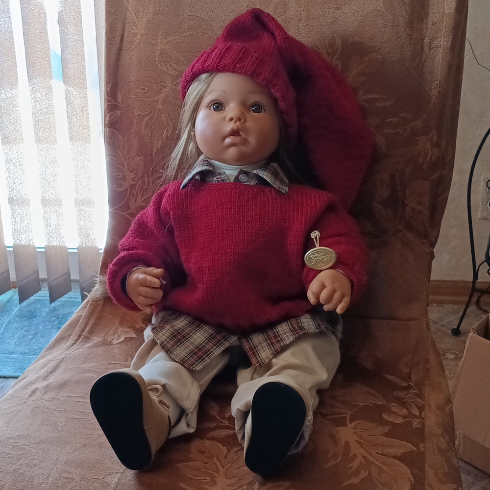 23" Lee Middleton by Reva " Autumn's Afternoon" vinyl doll .